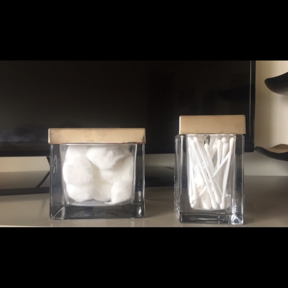 Powder Room Accessories - Picture 5 of 6